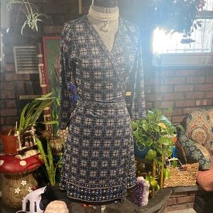 Max Studio navy blue and white pattern Wrap Dress V-Neck 3/4 Sleeve